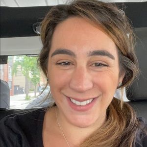 Meet your Posher, Dina